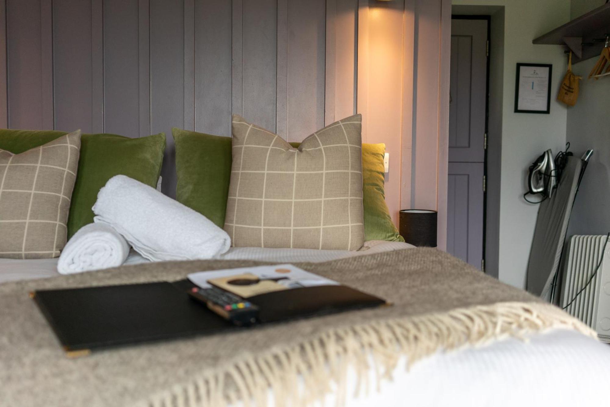 The Welldiggers Arms Bed & Breakfast Petworth Exterior foto
